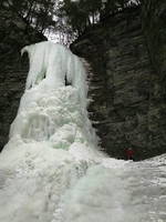 Upper Falls (Category:  Ice Climbing)